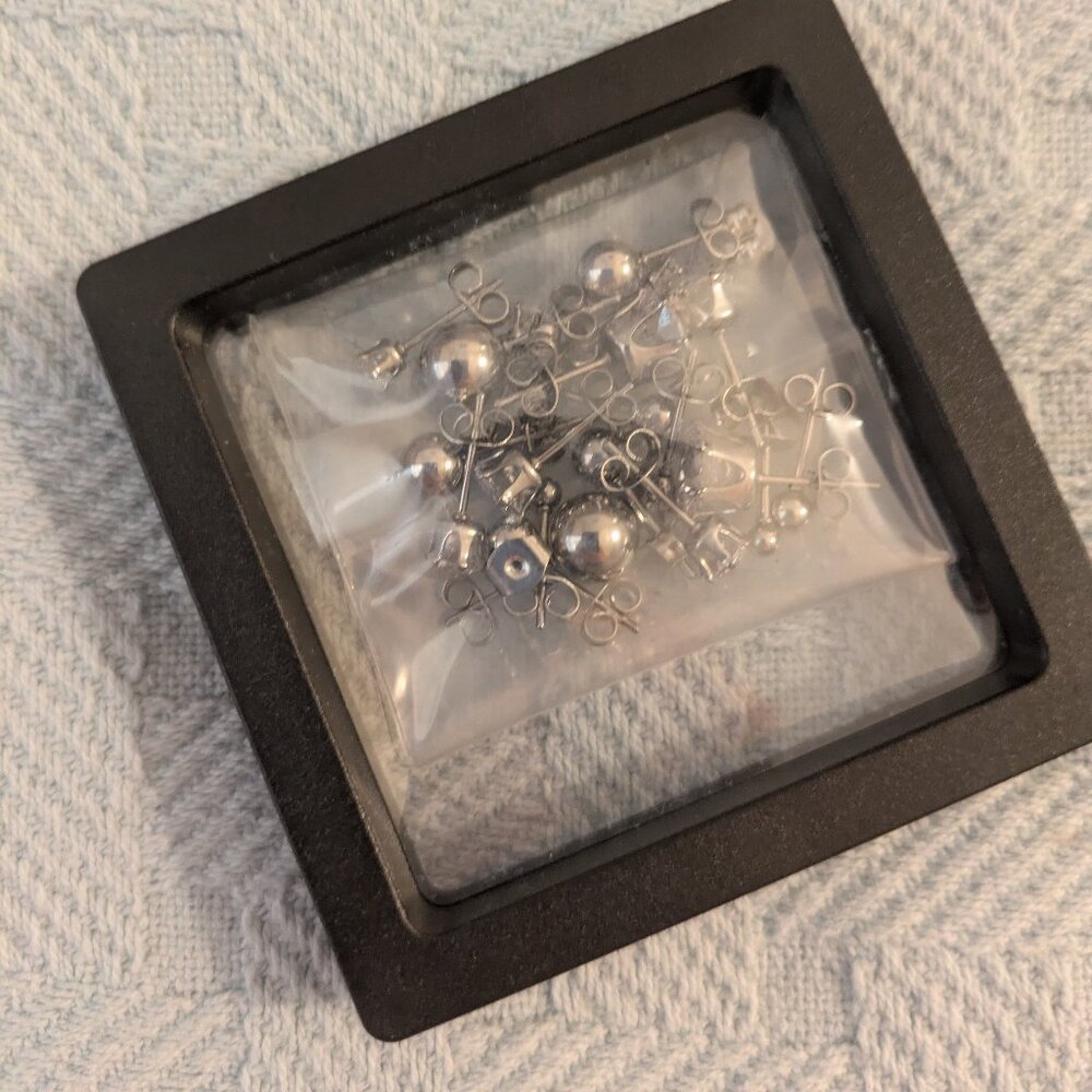 Set of stud earrings (silver)